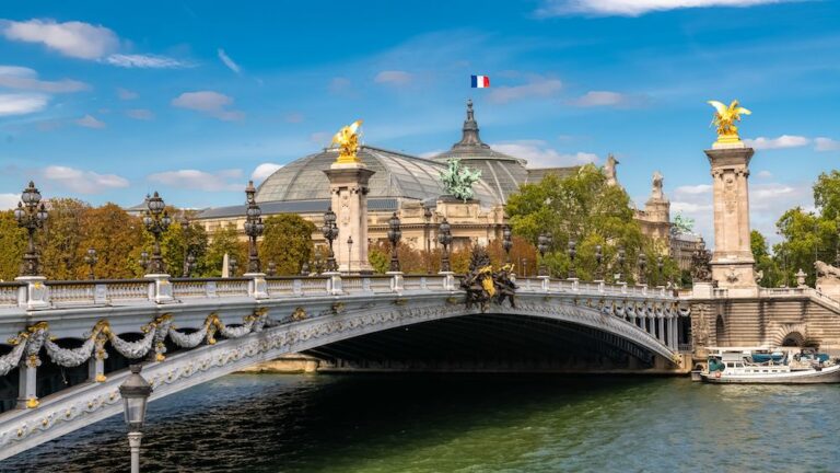 Carte Touristique de Paris Interactive : monuments et quartiers