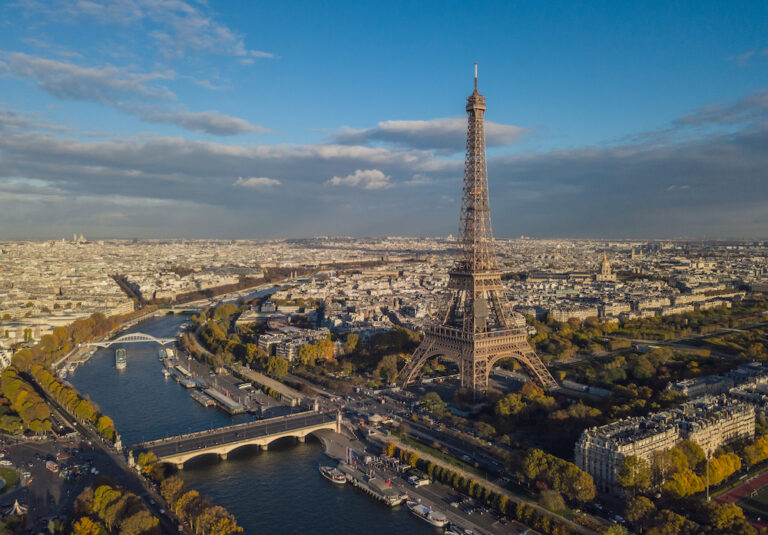 Bateaux Mouches Paris : billets, croisières et horaires